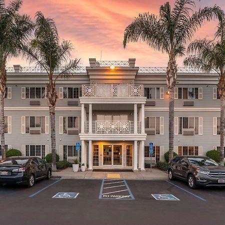 Best Western Luxury Inn Tracy Bagian luar foto