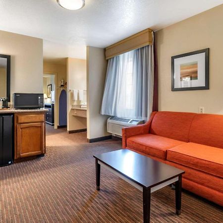Best Western Luxury Inn Tracy Bagian luar foto