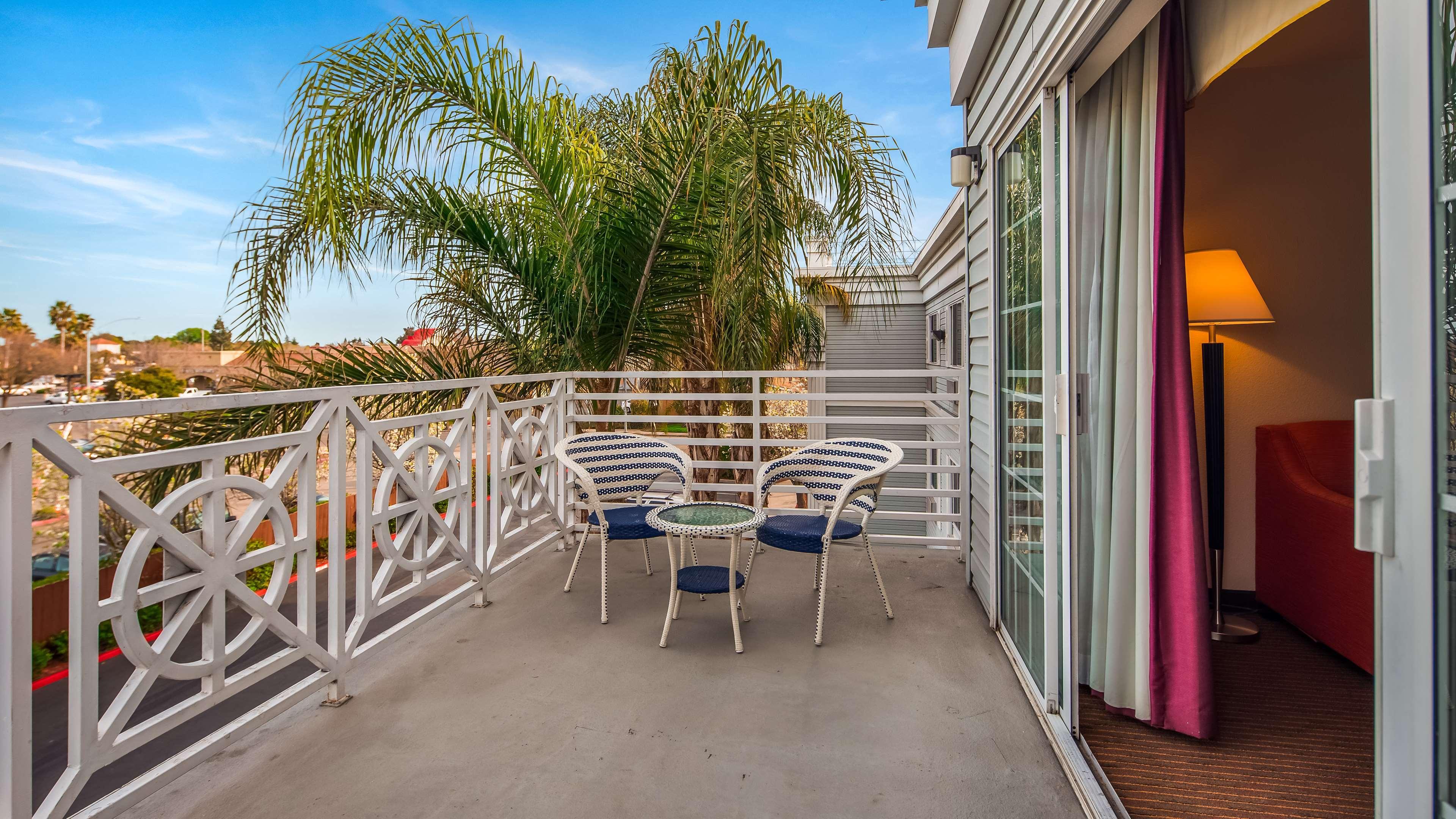 Best Western Luxury Inn Tracy Bagian luar foto