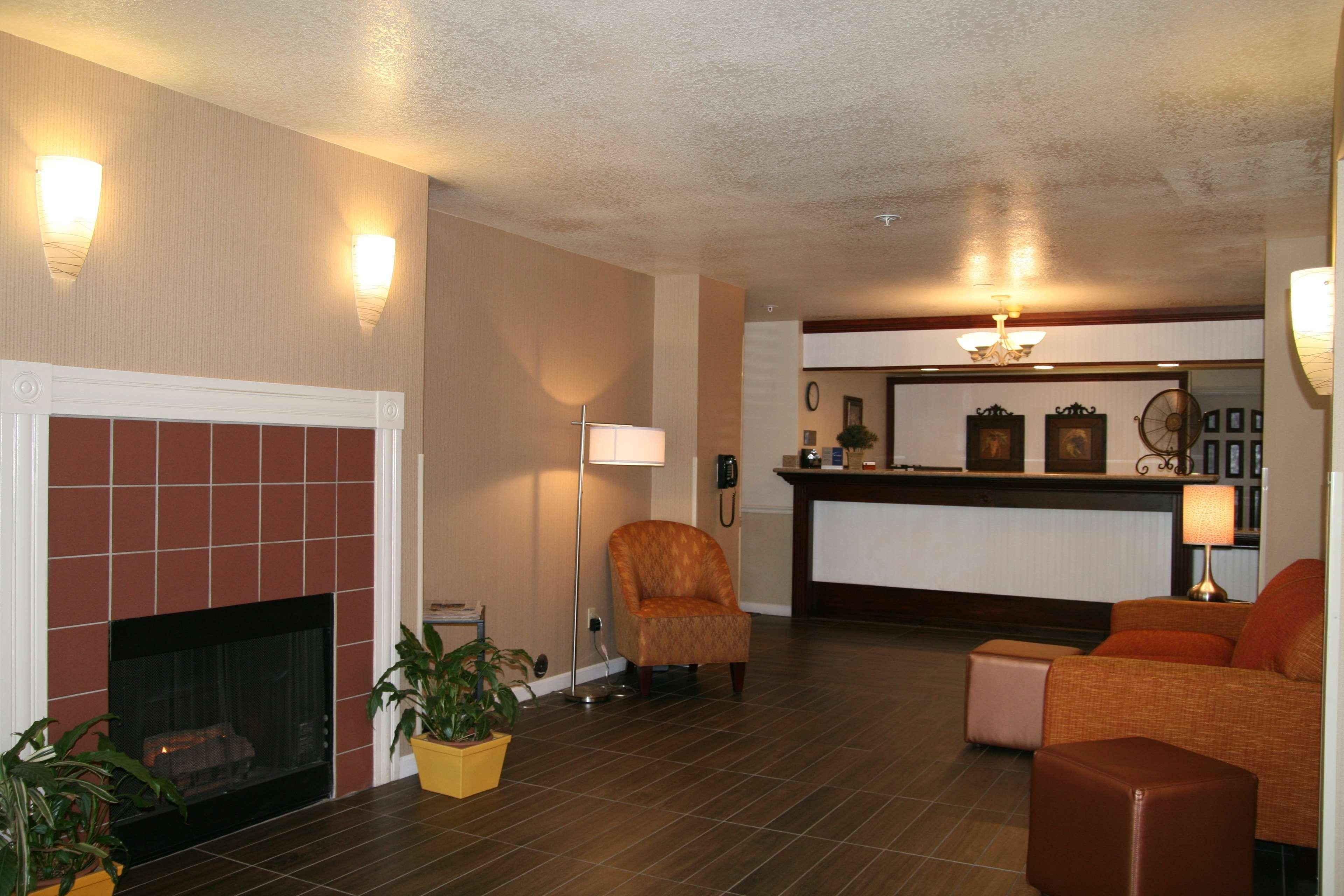 Best Western Luxury Inn Tracy Bagian luar foto