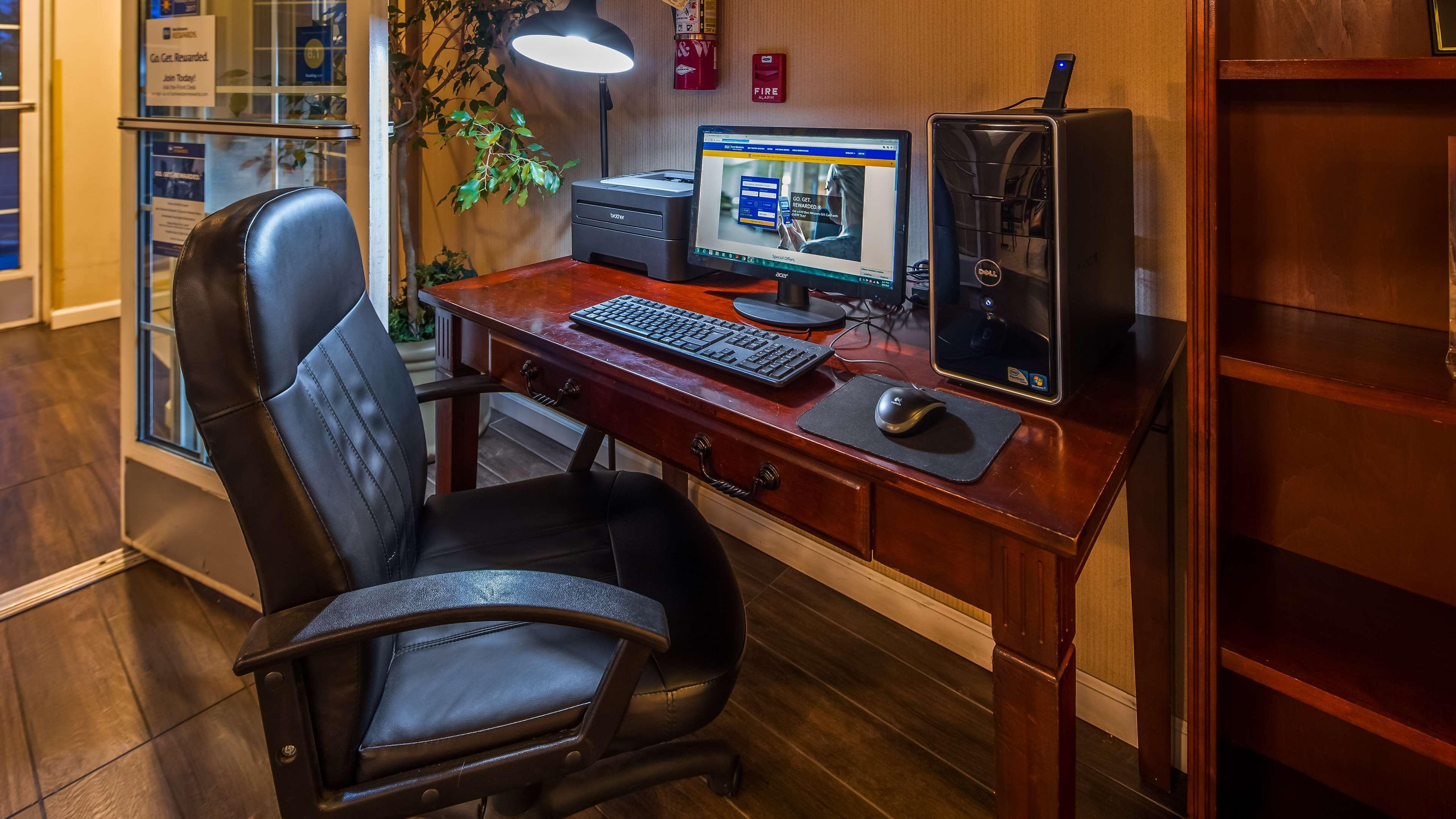 Best Western Luxury Inn Tracy Bagian luar foto