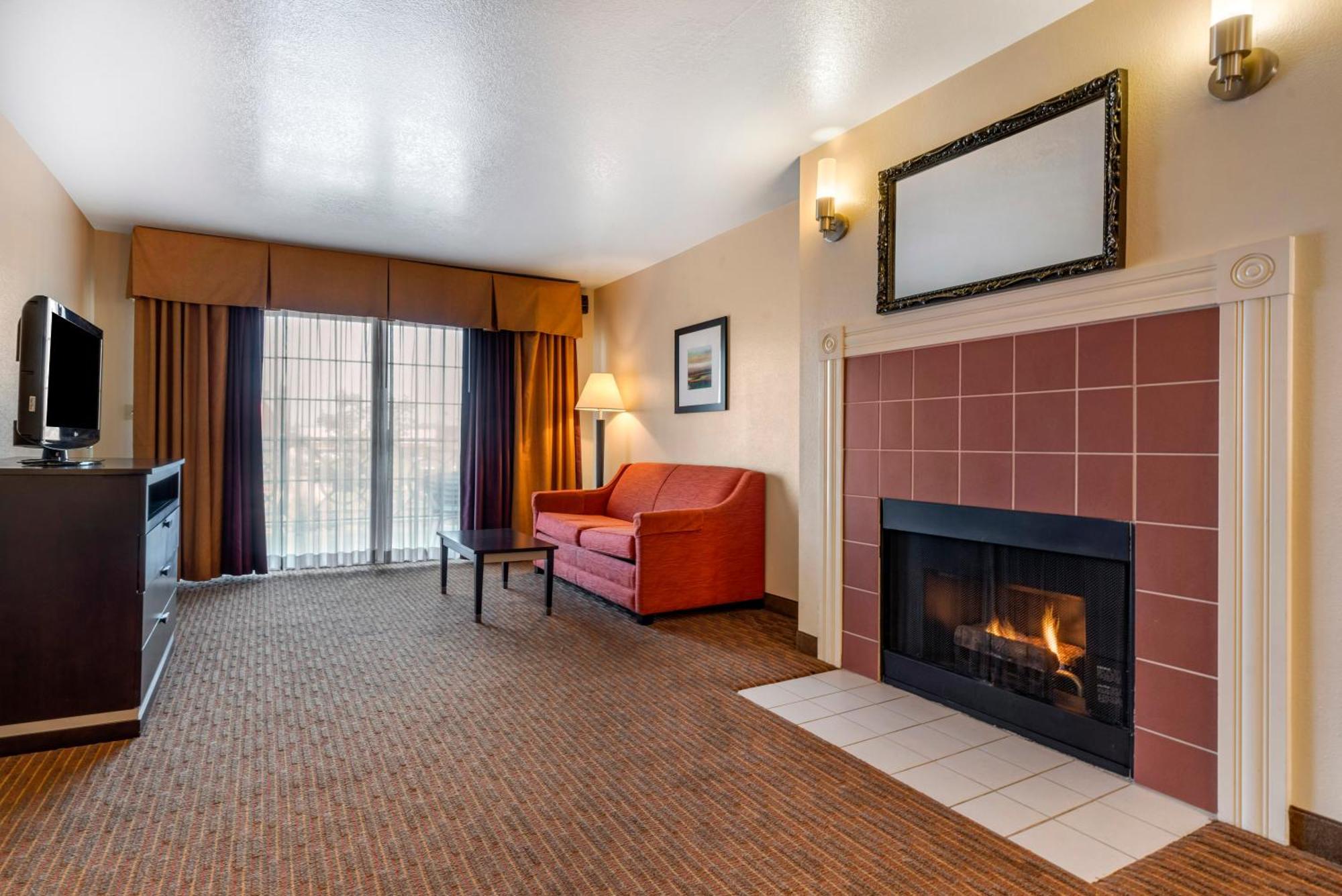 Best Western Luxury Inn Tracy Bagian luar foto